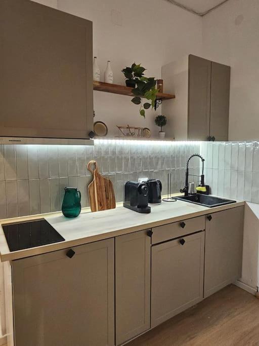 Heart Of City Center 4Br 2Bath 10 Pers Bucharest Luaran gambar