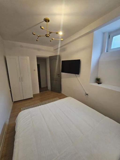 Heart Of City Center 4Br 2Bath 10 Pers Bucharest Luaran gambar