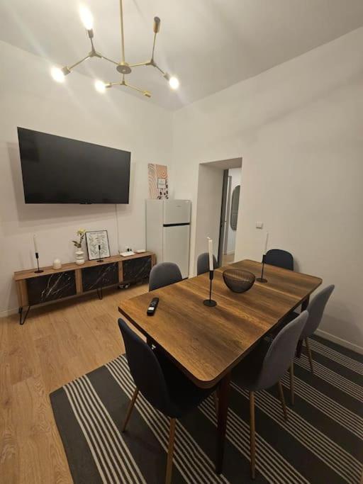 Heart Of City Center 4Br 2Bath 10 Pers Bucharest Luaran gambar