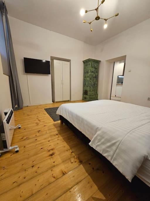 Heart Of City Center 4Br 2Bath 10 Pers Bucharest Luaran gambar